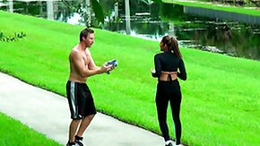 Free Workout HD porn videos MilfHunter - In the middle the running